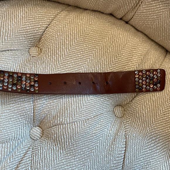 Leather belt with studs. Size S. Like New main image 4